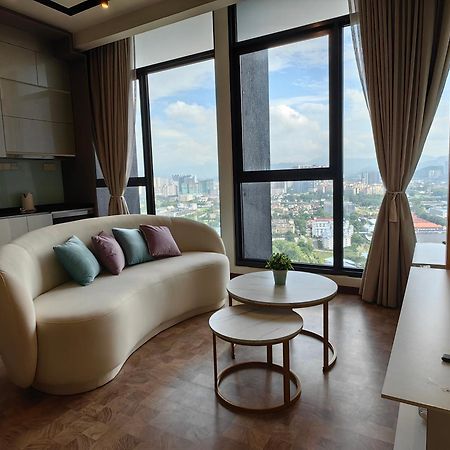 Expressionz Designer Suites Host By Aurora Premium Stay Kuala Lumpur Exterior photo